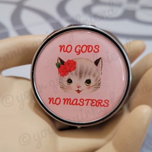 No Gods No Masters Metal Pill Box Kitsch Kitten Stash Box Trinket Box Kitty Cat Pill Case Vitamins Weed Meds Pills bild 2