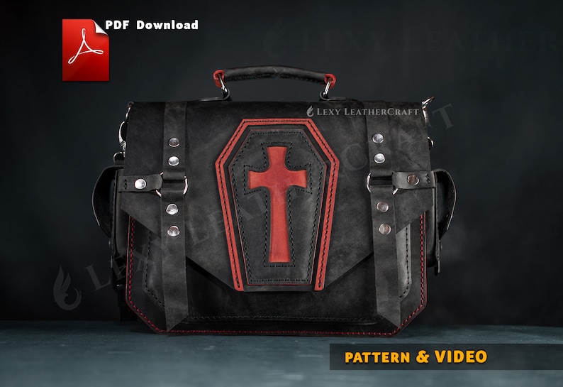 Puede incluir: Bolso de mensajero de cuero negro con un dise&ntilde;o rojo en forma de ata&uacute;d y una cruz roja. El bolso tiene un asa superior y una correa para el hombro. El texto "LEXY LEATHERCRAFT" es visible en el bolso. El texto "PATTERN & VIDEO" es visible debajo del bolso.