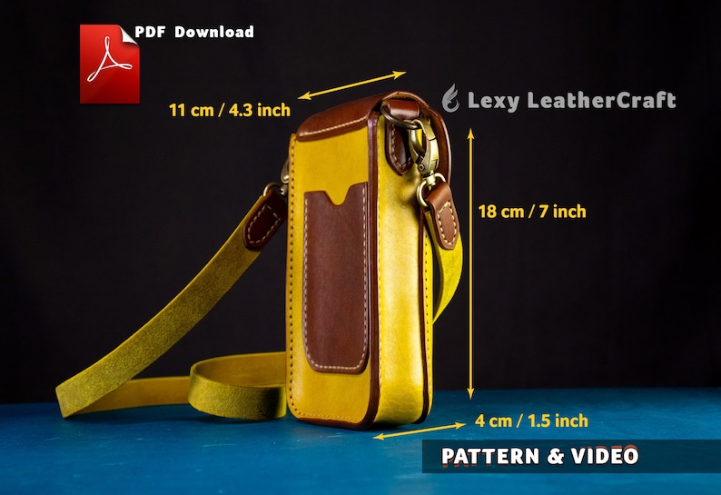 Puede incluir: Una funda de tel&eacute;fono de cuero amarillo con un bolsillo de cuero marr&oacute;n en la parte delantera. La funda tiene una correa de 18 cm de largo y 4 cm de ancho. La funda mide 11 cm de alto y 4,3 cm de ancho. El texto "Lexy LeatherCraft" es visible en la imagen.