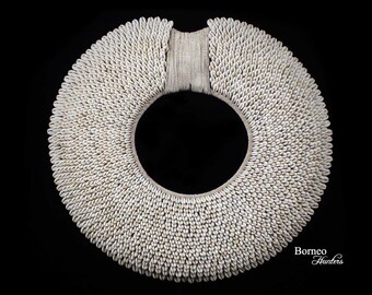 41CM Cowrie Shell Exceptionally Large/20 Overlapping Bands Cream Cowry Shell Plate Papua New Guinea Tribal Ethnic Designer Island