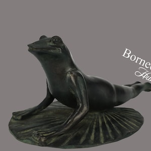 Bhujangasana Yoga Frog On Lilly Pad 28CM Bronze Fairy Garden Yoga Frog Statue Cute Frog Animal Theme Indoor&Outdoor Decor