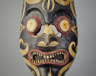 アンティークのグルン族の堅木製民族マスク、ネパールの部族芸術