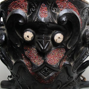 Portabebés antiguo vintage.Cesta de mochila tribal Borneo Dayak.Protector Aso Dragón Mitológico Antropomórfico. Cuentas/Concha/Correa de ratán