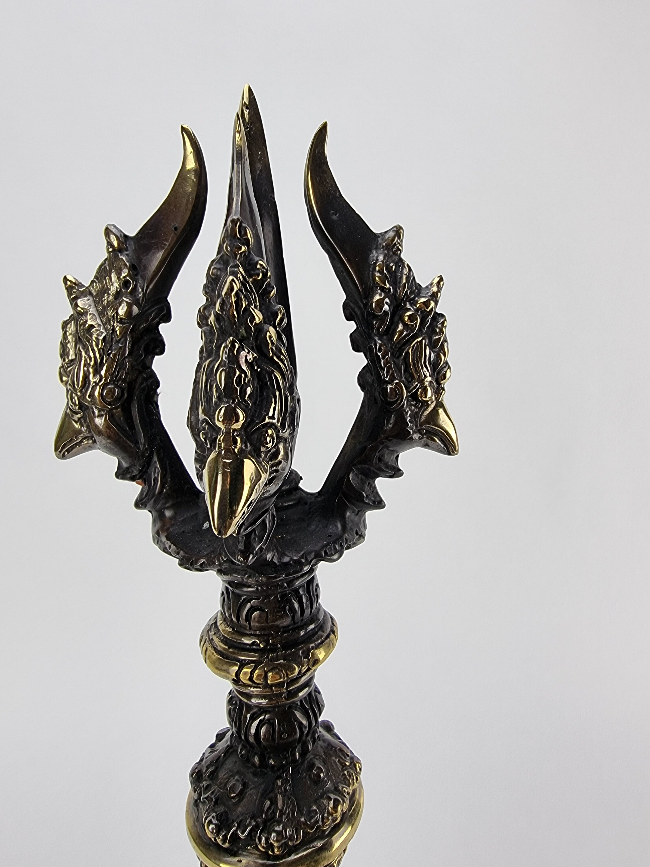 Brass Vajra,dorje, Thunderbolt 42.5CMPUJA Symbolic Tool of Brass Vajra,dorje, Thunderbolt 42.5CMPUJA Symbolic Tool of