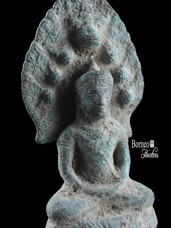 アンティークブロンズナーガ仏像：カンボジアのバイヨン瞑想装飾