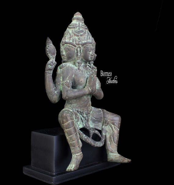 4つの腕を持つ4つの顔を持つブラフマー像。ヒンズー教の創造神 >>高さ