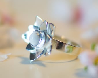 White howlite silver ring, flower rings for women, bohemian engagement ring, floral gift women, cherry blossom ring, romantic love ring gift