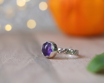 Dainty Amethyst Ring, Amethyst Ring For Women, Sterling Silver Ring Purple Stone, february birthstone ring, Purple Amethyst Crystal,