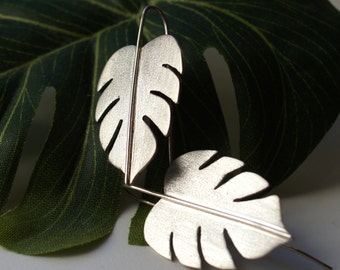 Silver Monstera leaf earring for women, sterling silver tropical leaf earrings, monstera jewelry, palm leaf earrings, botanical jewellery