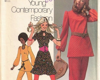 Size 10 or 14 London Mod Separates Sewing Pattern - Keyhole Tunic, Mini-Skirt, Knickers & Pants - Simplicity 9555 Vintage 1971