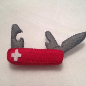 Filtkniv schweizisk armékniv handsydd leksaksbutikstillbehör barnkök Montessori rollspel bild 3