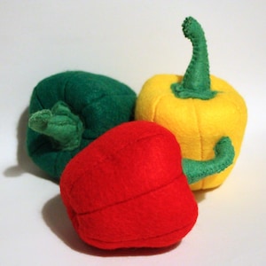 Peppers made of felt. hand-sewn for play kitchen, play food, toy food, felt food