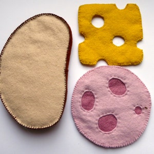 German slice of bread with sausage and cheese sewn from felt or only sausage or cheese for play kitchen, play food, felt food Brot mit Wurst/Käse