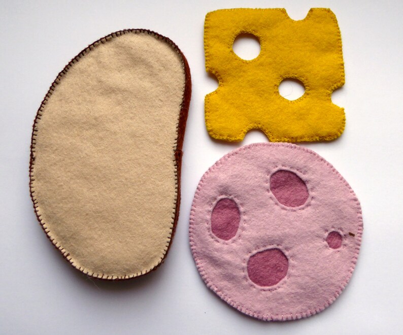 German slice of bread with sausage and cheese sewn from felt or only sausage or cheese for play kitchen, play food, felt food Brot mit Wurst/Käse