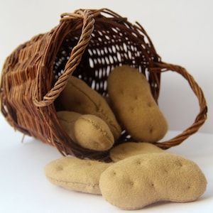 Potatoes hand-sewn from felt for play kids kitchen, play food, toy food, felt food, farmers market