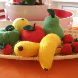 Fruit set hand-sewn from felt for play kids kitchen, play food, toy food, felt food, farmers market