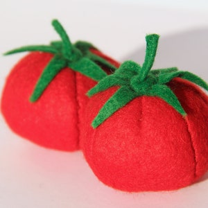 Tomatoes hand-sewn from felt for play kids kitchen, play food, toy food, felt food, farmers market
