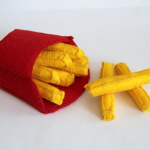 French fries in box hand-sewn from felt for play kids kitchen, toy food, play food, felt food, farmers market