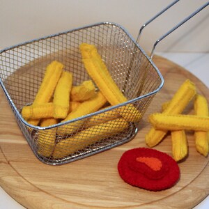 Felt French fries hand-sewn for play kids kitchen, toy food, play food, felt food, farmers market
