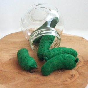Augurken van vilt, handgenaaid, speelgoedwinkelaccessoires, kinderkeuken, speelkeuken, rollenspelvoedsel