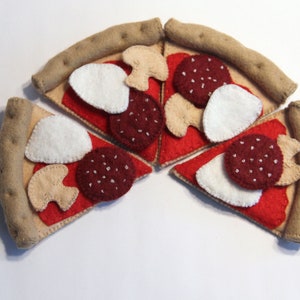 Pizza optionally 1 6 slices sewn from felt with salami, cheese and mushrooms for play kitchen, felt food, play food 4 Stück Pizza