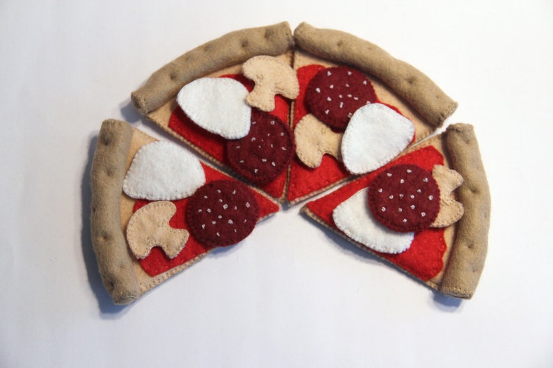 Pizza optionally 1 6 slices sewn from felt with salami, cheese and mushrooms for play kitchen, felt food, play food 4 Stück Pizza