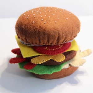 Hamburger made of felt, hand-sewn from felt, for play kids kitchen, felt food, fake food, farmers market