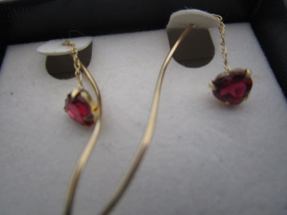 14 K Gold Earrings with Dangle Hearts & Wire Cubi… - image 2