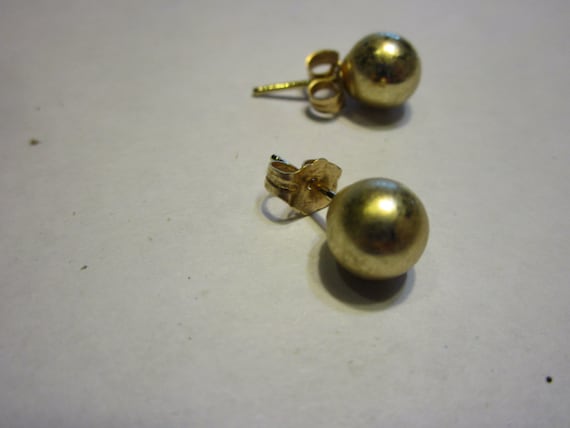 14K Yellow Gold Ball Stud Pierced Earrings - image 2