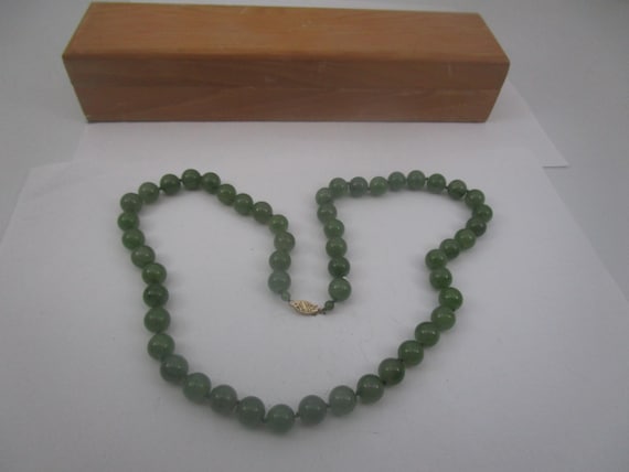 Vtg Cassiar Jade Inc Jade Beaded Necklace with 14 K Gold Clasp