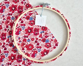 Telaio da ricamo rivestito in tessuto / Betsy / Rosso + Blu