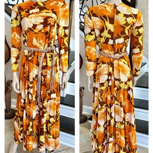 Cool Vintage 70s Hippy Floral Long Sleeve Dress in Orange and Browns / Small