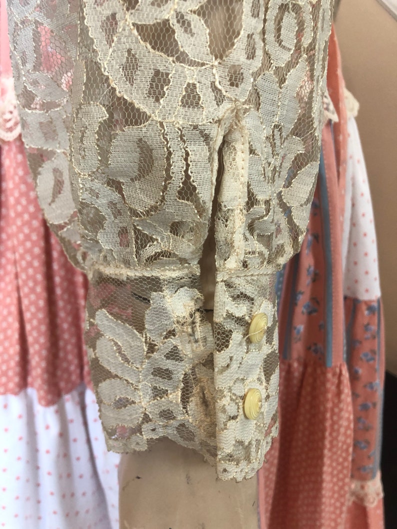 Gorgeous Vintage Lace blouse with high neckline in off white Renaissance 1800s Medium Large