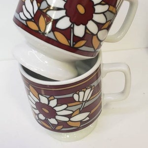 Vintage floral coffee mugs with short pedestal set of 2