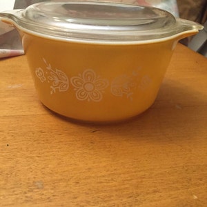 Vintage Pyrex 473 Butterfly Gold 1qt