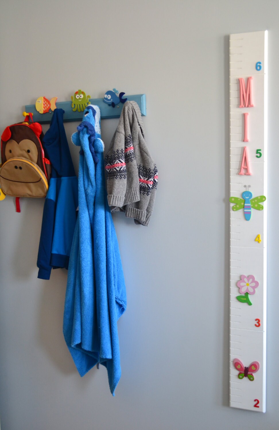 Graphique Personnalisé de Croissance en Bois - Filles | Grosses Lettres