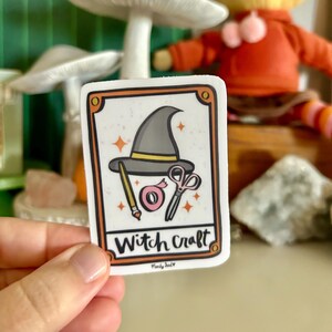 Sticker artisanat sorcière Sticker Halloween saison fantasmagorique Vibes fantasmagoriques Sticker carte de tarot cadeau sorcière octobre Hocus Pocus quotidien Sticker sorcière