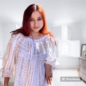 Robe en dentelle style hippie, broderie bohème, découpes blanches, vêtements pour femmes, vêtements de vacances, vêtements d'été, tissu en coton, imprimé floral, robes tziganes image 9