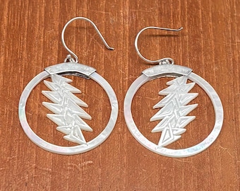 Cynthia Gale x GRATEFUL DEAD 13-Punkt-Blitz baumeln Tropfen Ohrringe, Handwerker Perlmutt Sterling Silber Designer signiertes Geschenk