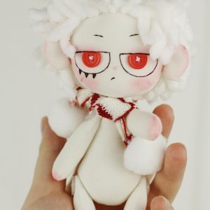 Muñeco de trapo con ojos de botón "Hmm..." de Guy, 16 cm, muñeco de pelo blanco hecho a mano con cara de dibujos animados pintada a mano