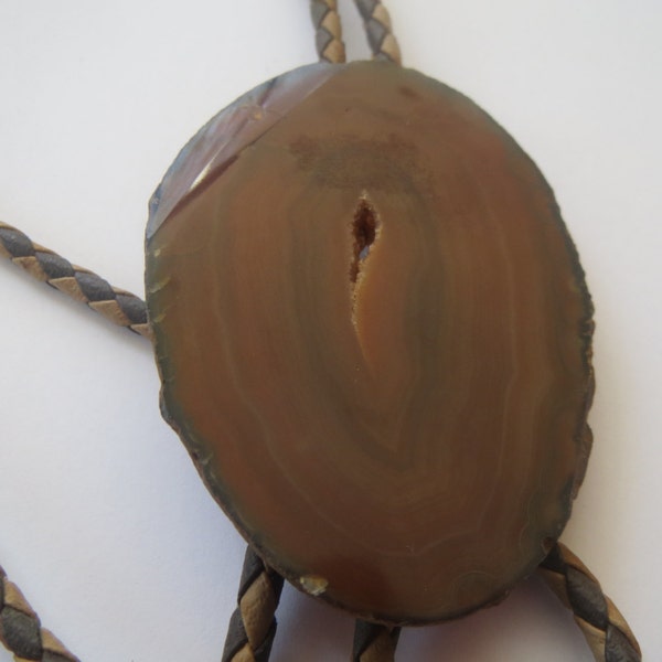 Pulido marrón oscuro piedra Bolo corbata , marrón sombras escudo losa ágata Geode Bolo Tie IC Lote W