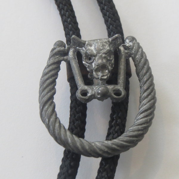 Steer Bolo Tie, Handcrafted Pewter Tone Texas Western  Longhorn Steer Cattle in Horseshoe  Bolo  Tie  IC Lot 11