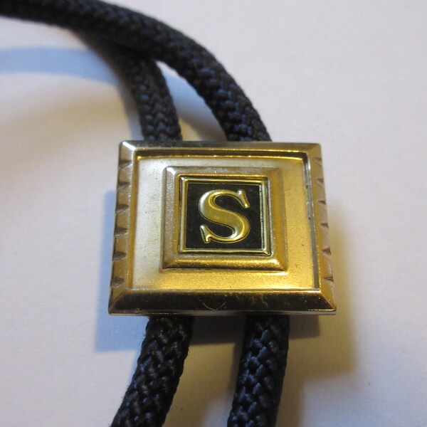 Original Vintage Initial Letter O Leather Bolo Tie Cravate[~1071] - Prêt-à-Porter