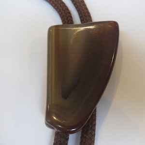Red Stone Bolo Tie, Multi  Red Brown Rust Gray  Tone Polished Shaped Stone Geologist  Bolo Tie  IC Lot 22