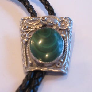 Vintage Southwestern Malachite Sterling Silver Bolo Tie: Signed Green Stone IC Lot H1