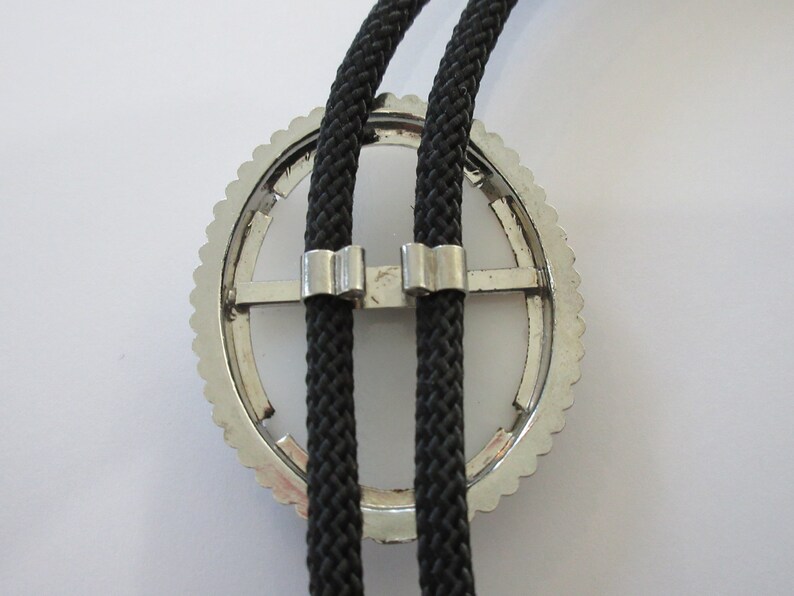 Handcrafted Rider Horse in Silver Tone Setting Rider Equestrian Bolo Tie IC Lot B Horse Bolo Tie