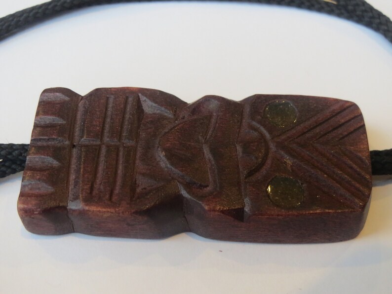 Vintage Wooden Northwestern Eskimo God Idol Eyes Bolo Tie IC Lot A Eskimo Bolo Tie