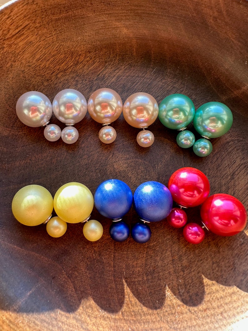 40% de réduction sur la vente LOT de 6 Pearl Double Ball Stud Pearly Earrings Rose White Blue Pearl Minimalist Chic Double Face Front Back Boucles doreilles image 2