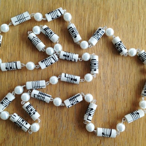 Collana di perline di carta Music Notes con perle