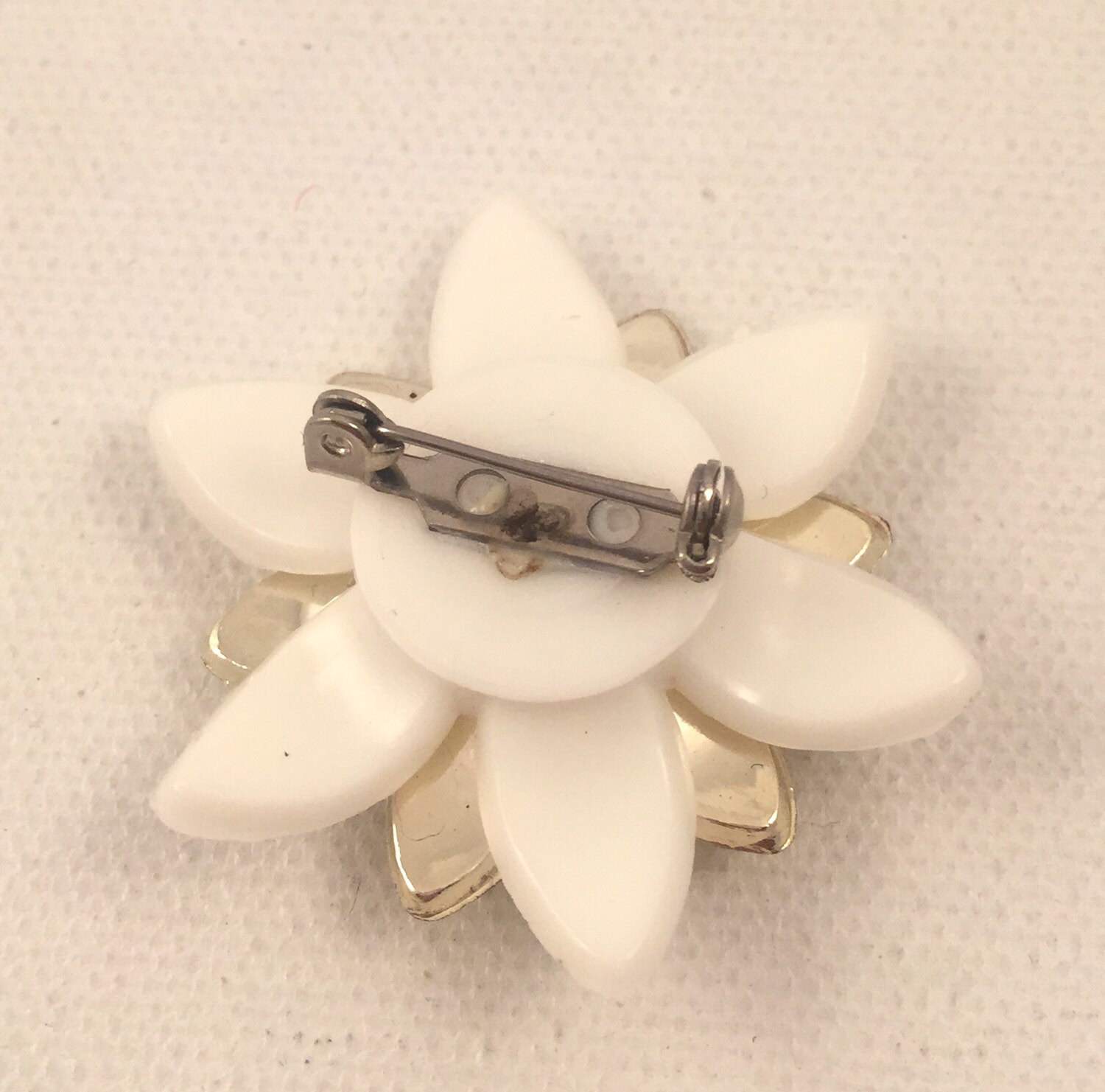 Buy Vintage White Flower Brooch White & Gold Plastic Vintage Pin Online